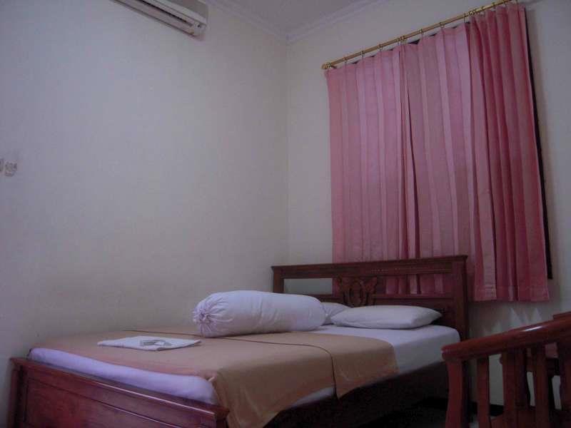 Hotel Paprica 1 Surabaya Exterior photo